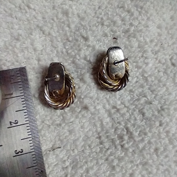 Goldtone twisted wire post earrings no backs - Picture 3 of 5